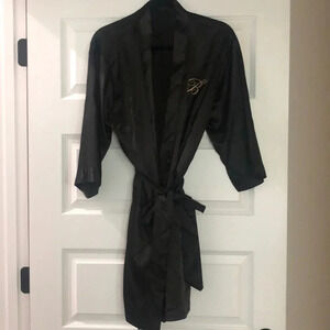 Black initial B bathrobe​